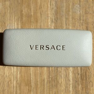 💥FREE WITH PURCHASE Versace Cream Hard Shell Glasses Case